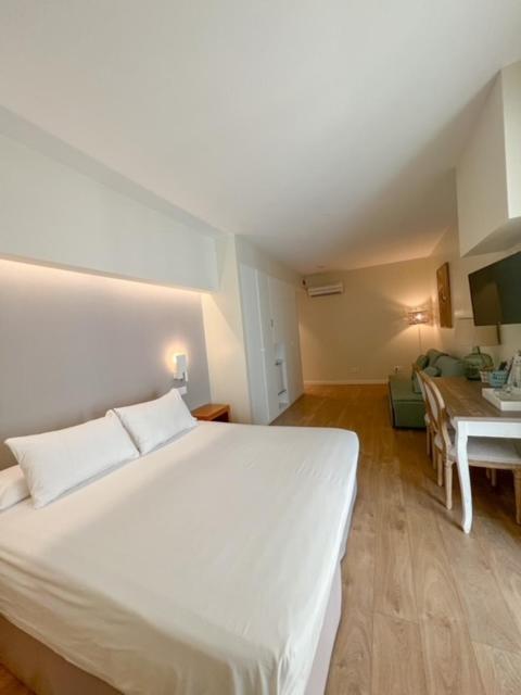 Hotel & Apartaments Thalassa Sport & Spa Roses Ngoại thất bức ảnh
