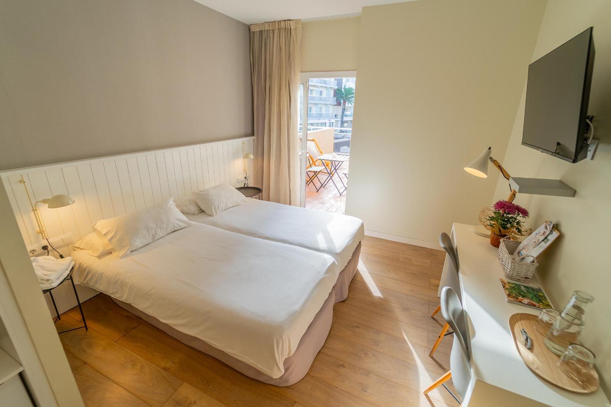 Hotel & Apartaments Thalassa Sport & Spa Roses Ngoại thất bức ảnh